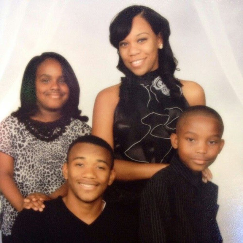 Meet your Posher, Yenna